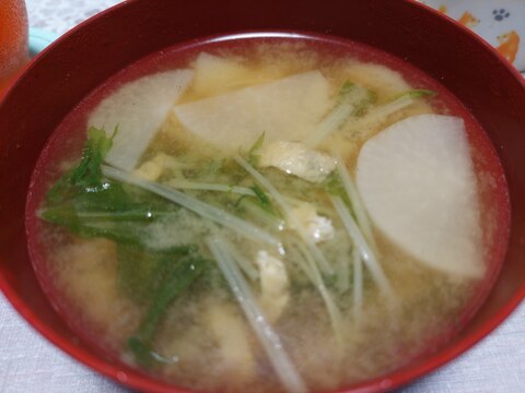 水菜と大根と油揚げのお味噌汁